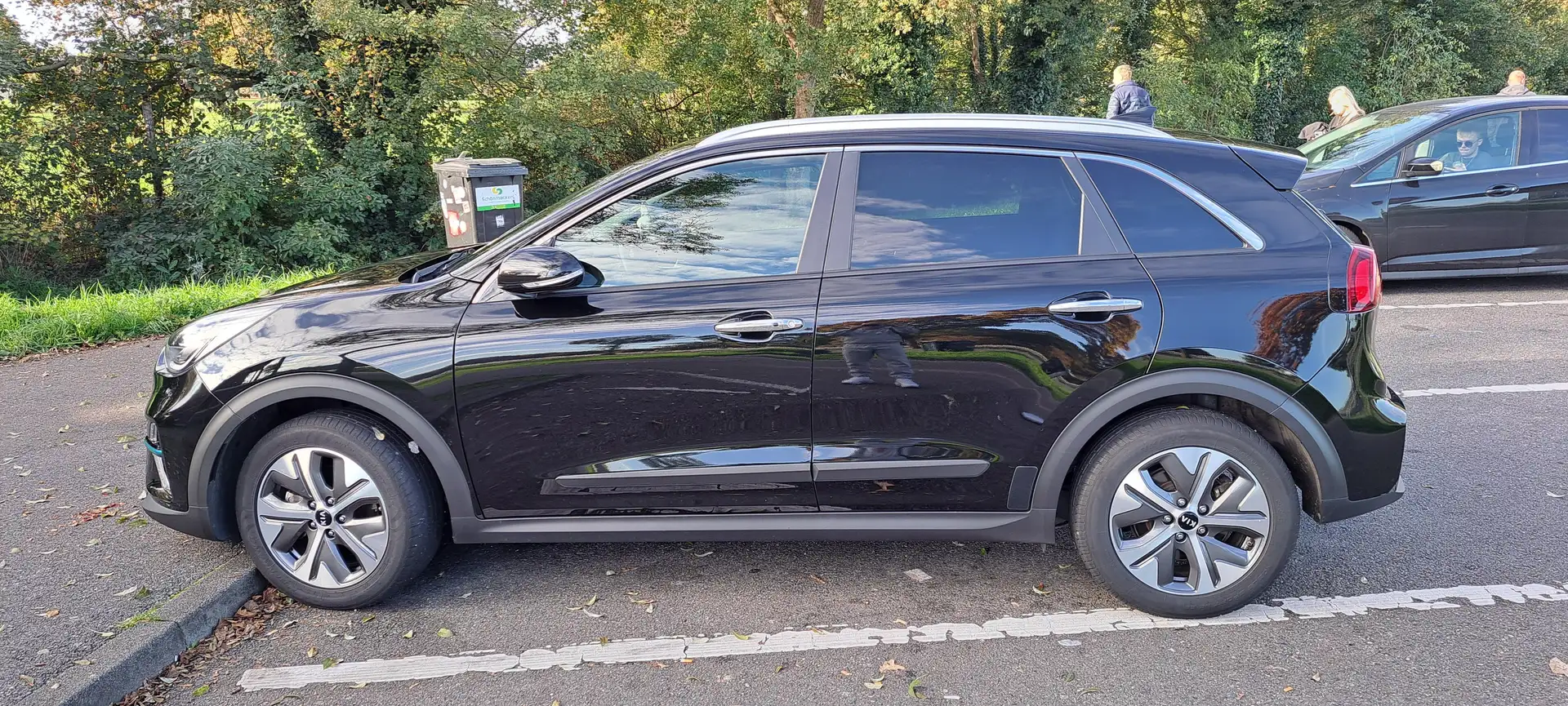 Kia e-Niro Niro ExecutiveLine 64 kWh Zwart - 1