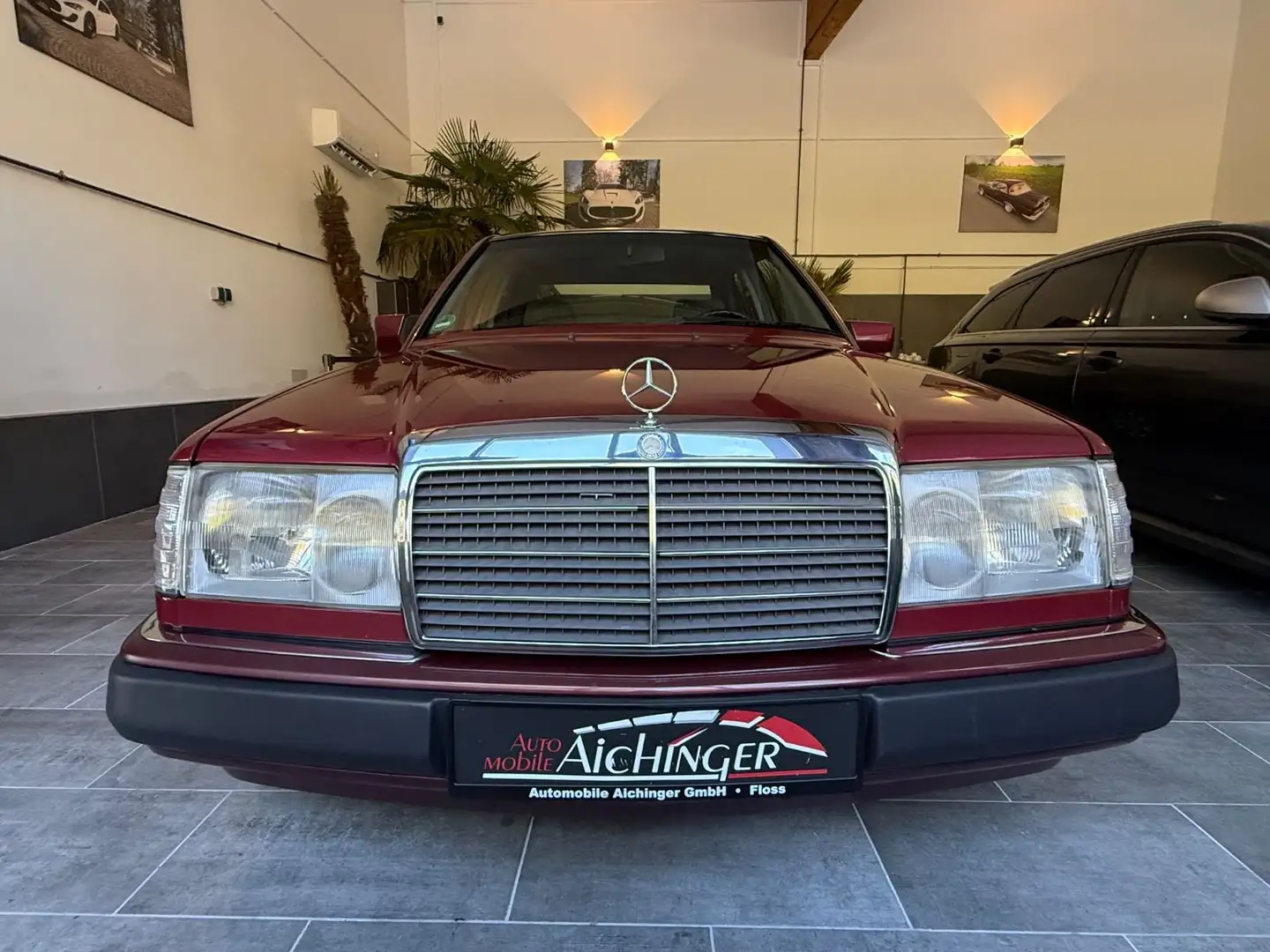 Mercedes-Benz E 220 W124 Lim. H-Zulassung Automatik Top-Zust. Rood - 2