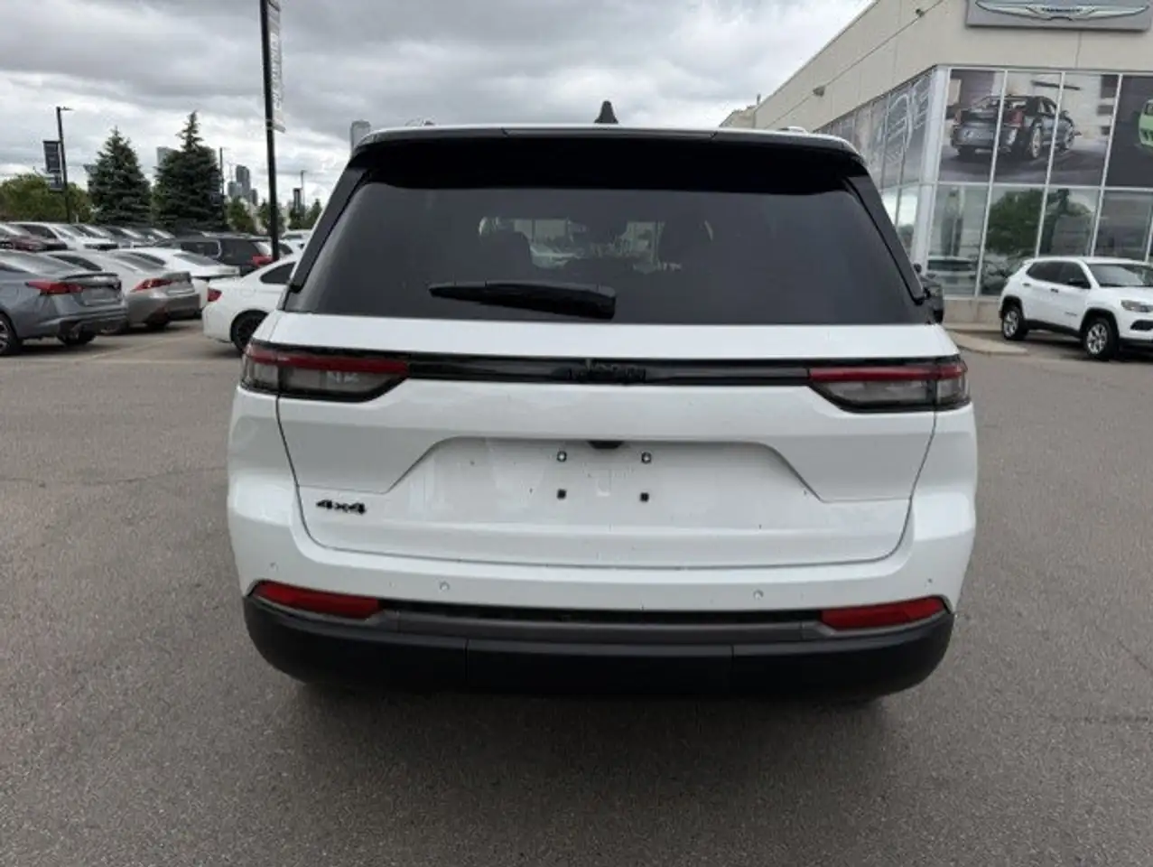Jeep Grand Cherokee снимка Jeep Grand Cherokee