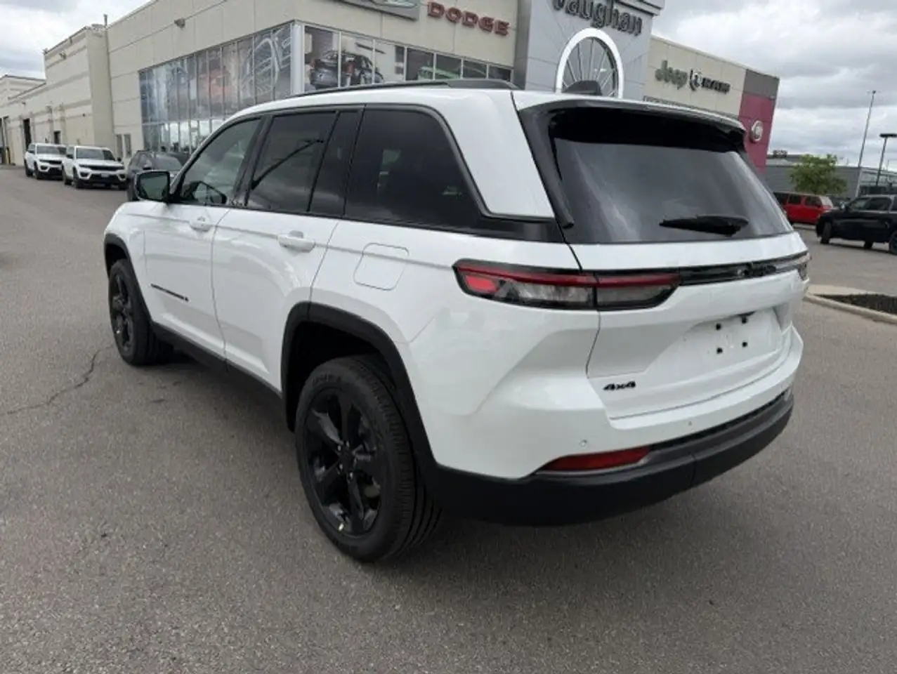 Jeep Grand Cherokee снимка Jeep Grand Cherokee