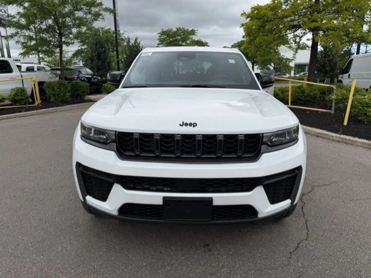 Jeep Grand Cherokee снимка Jeep Grand Cherokee
