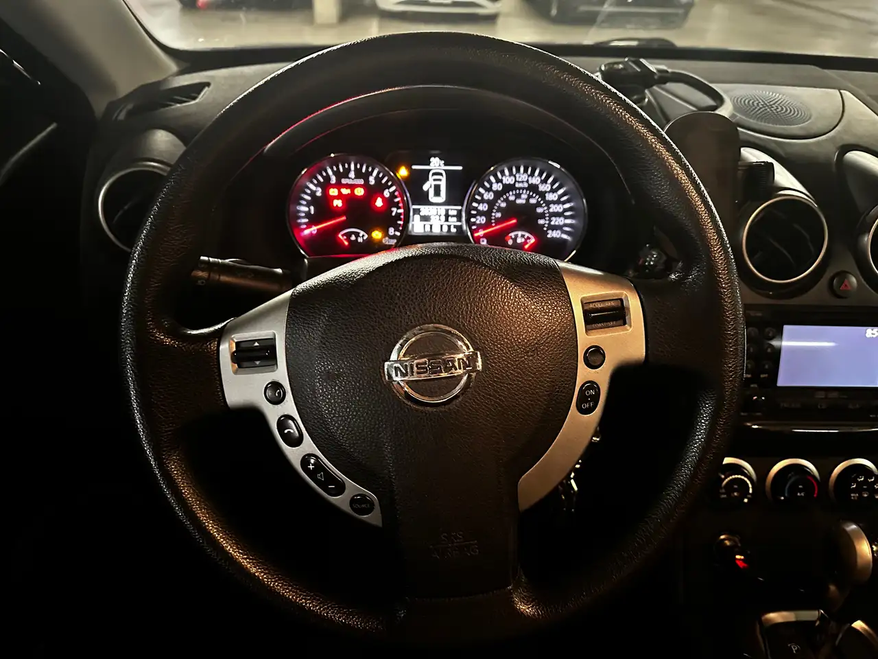 Nissan Rogue снимка Nissan Rogue