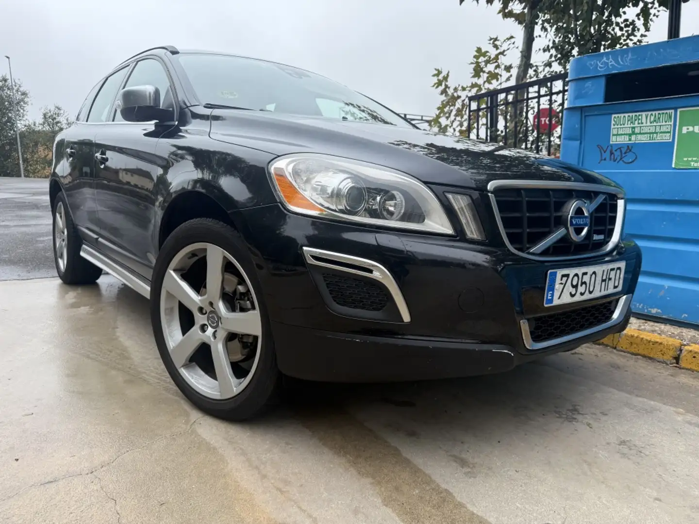 Volvo XC60 D5 R-Design Negro - 2