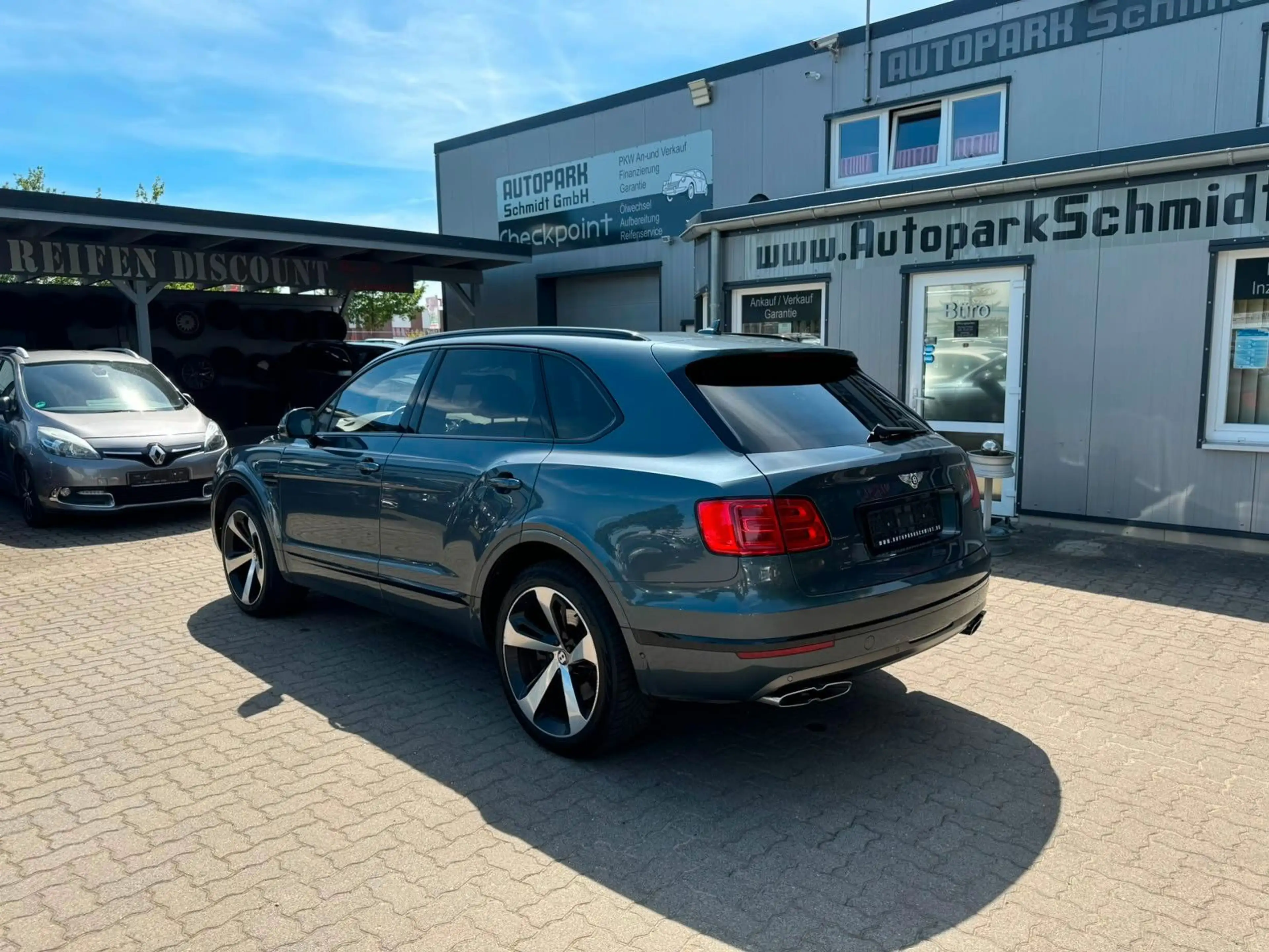 Bentley Bentayga V8 1-HAND*MWST*HUD*AIR*SOFT*360°*PANO! — photo 7