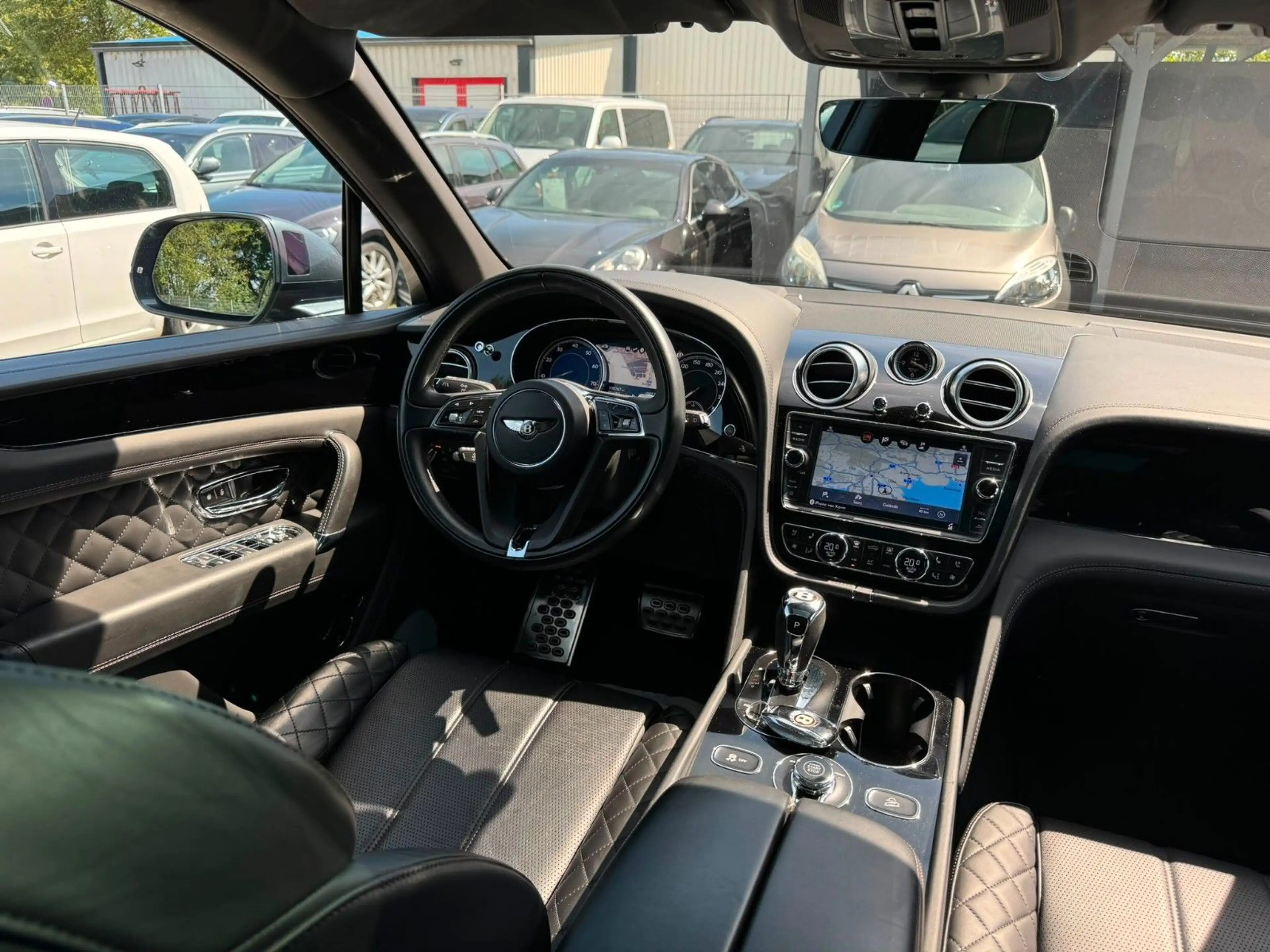 Bentley Bentayga V8 1-HAND*MWST*HUD*AIR*SOFT*360°*PANO! — photo 13