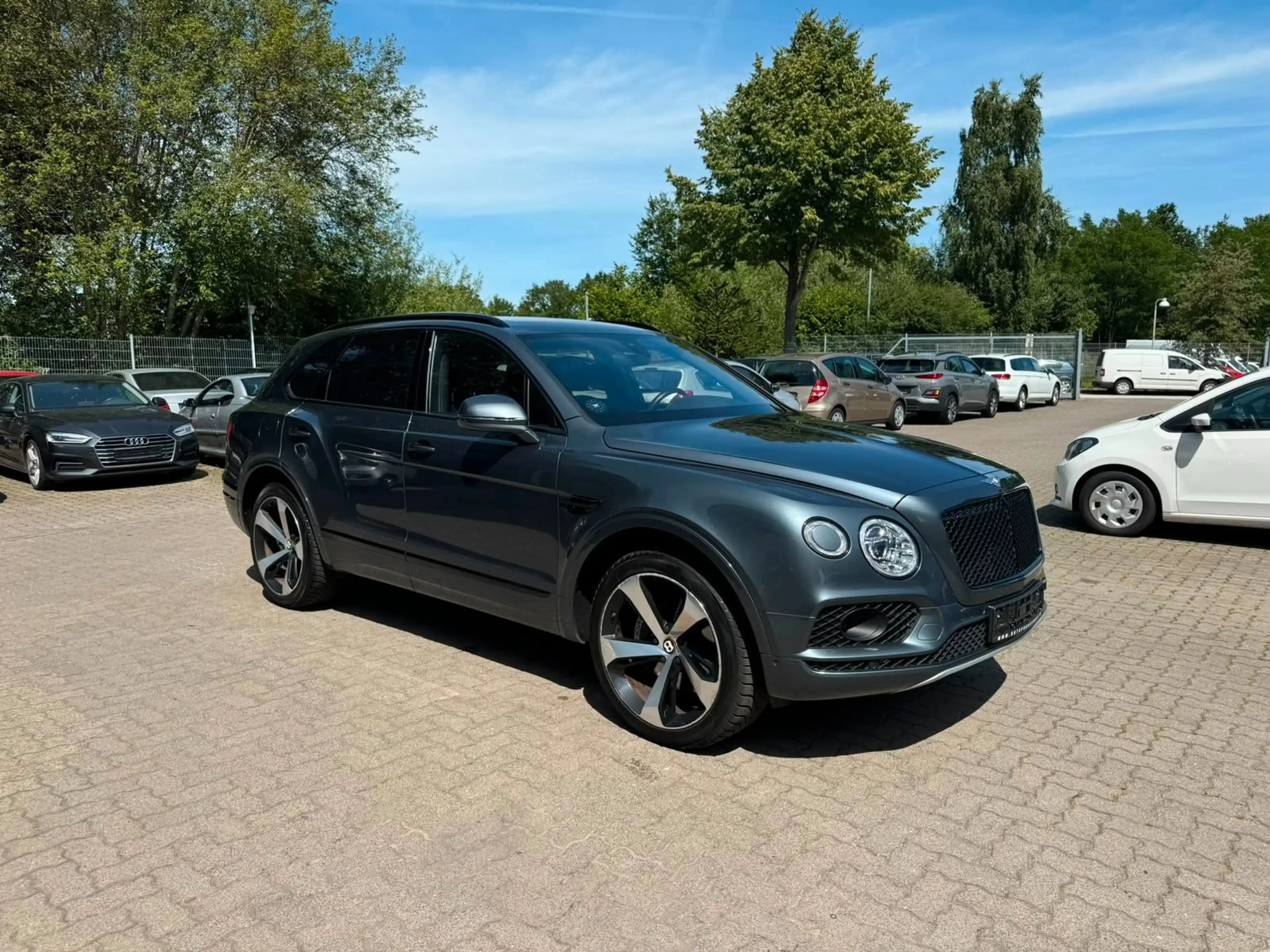 Bentley Bentayga V8 1-HAND*MWST*HUD*AIR*SOFT*360°*PANO! — photo 3