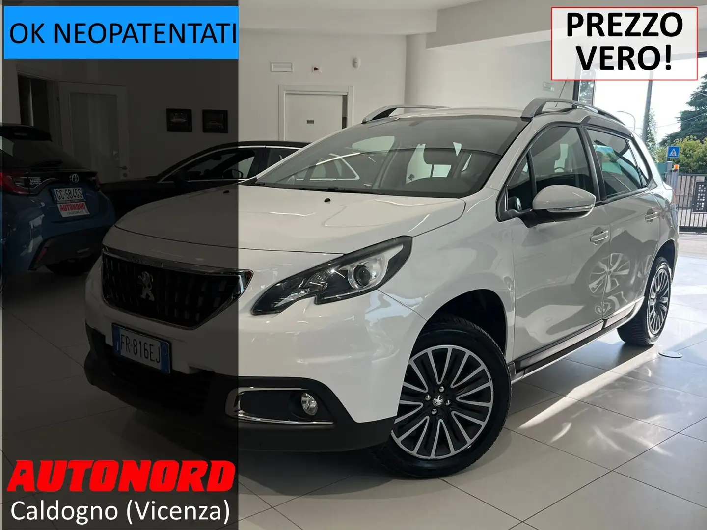 Peugeot 2008 PureTech 82 S&S Active Blanc - 1