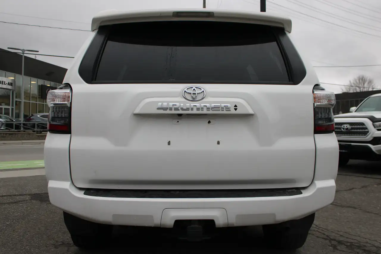 Toyota 4-Runner снимка Toyota 4-Runner