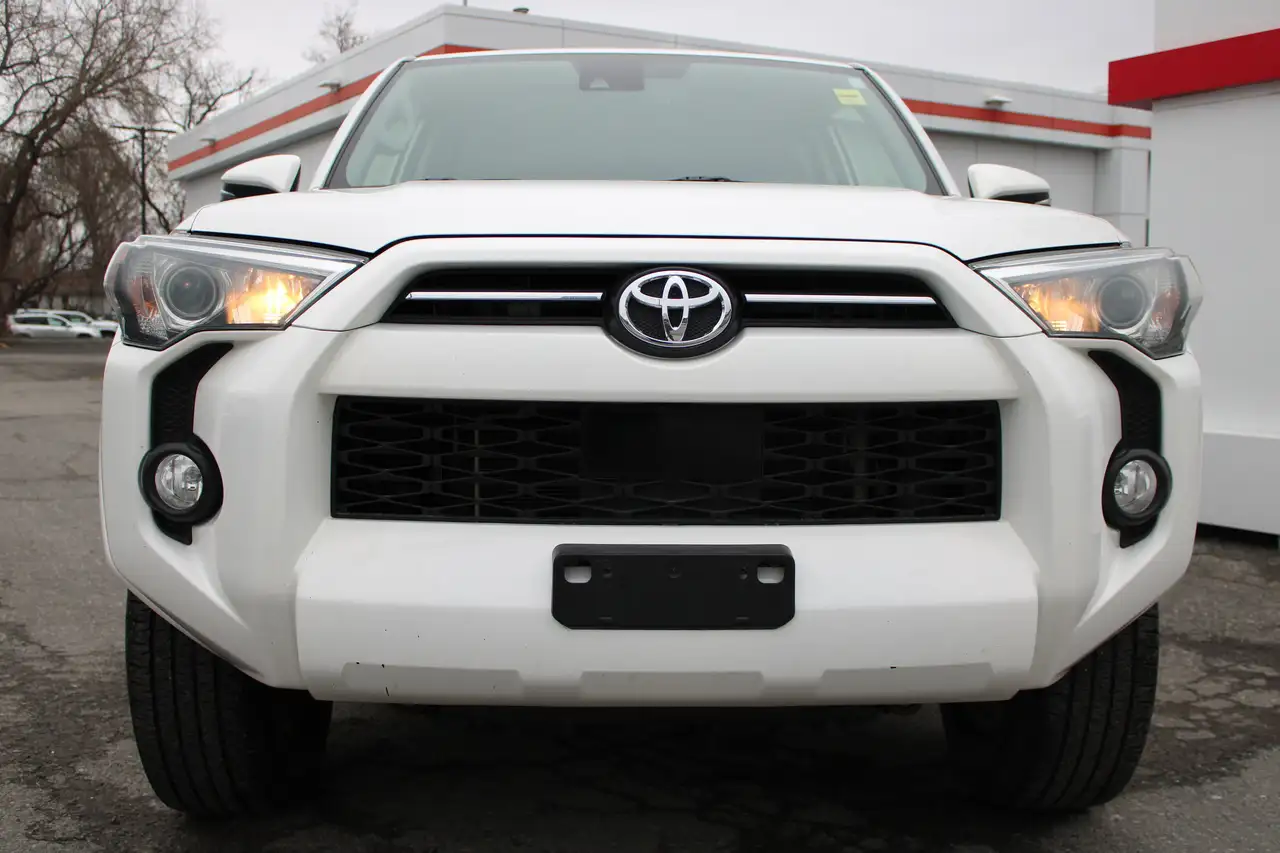 Toyota 4-Runner снимка Toyota 4-Runner