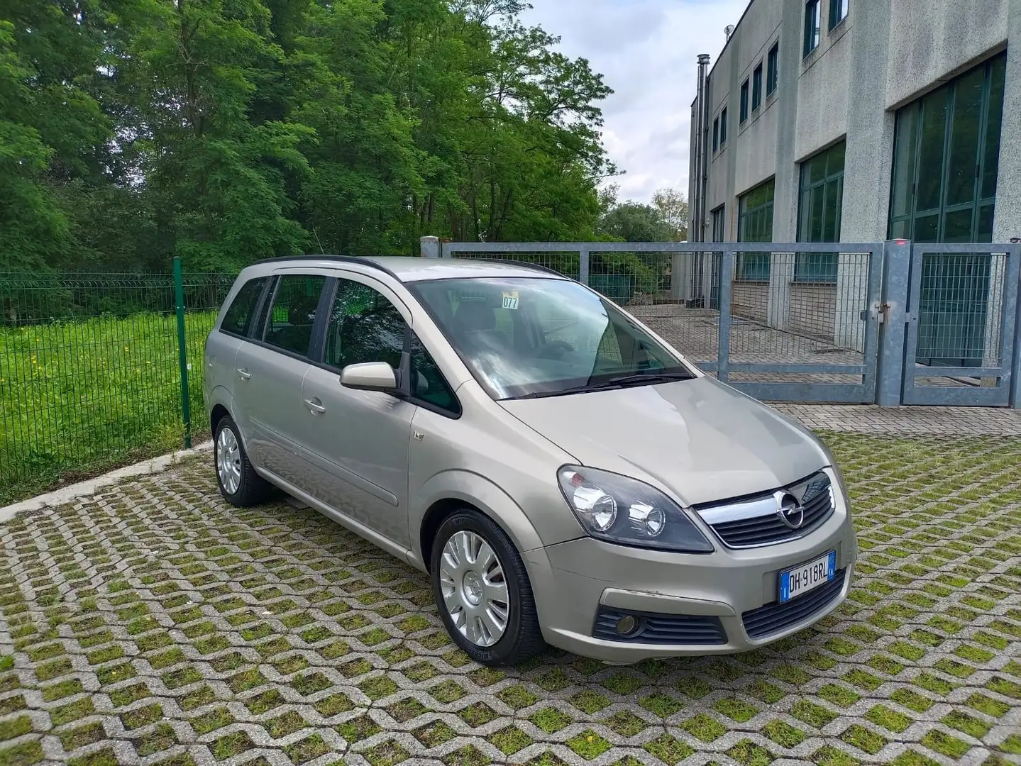 Opel Zafira 1.6 16V ecoM 94CV Metano*Cosmo*Aux*4Stagioni Gris - 1