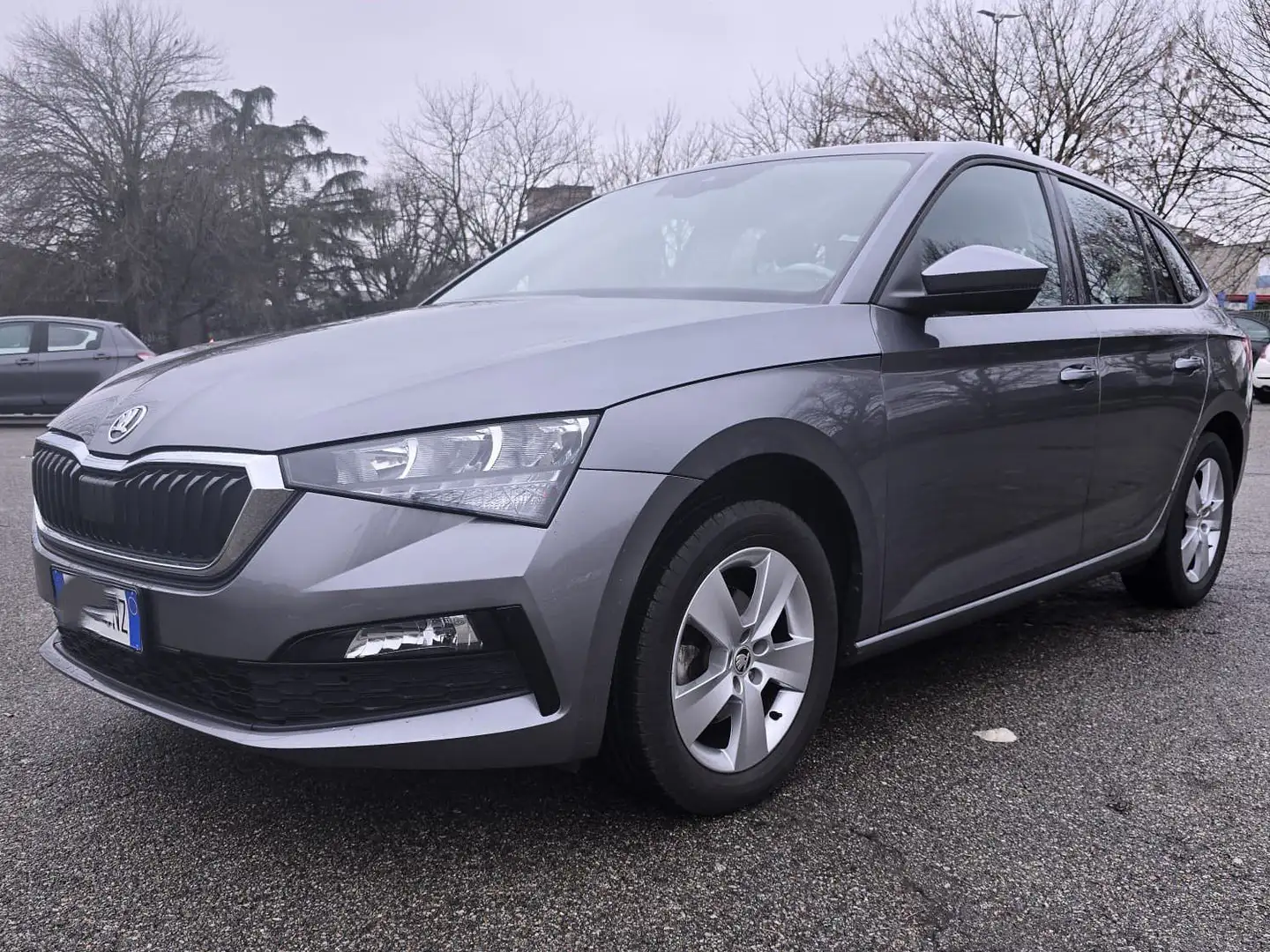 Skoda Scala 1.0 tsi Ambition 110cv dsg + GANCIO TRAINO Grigio - 2
