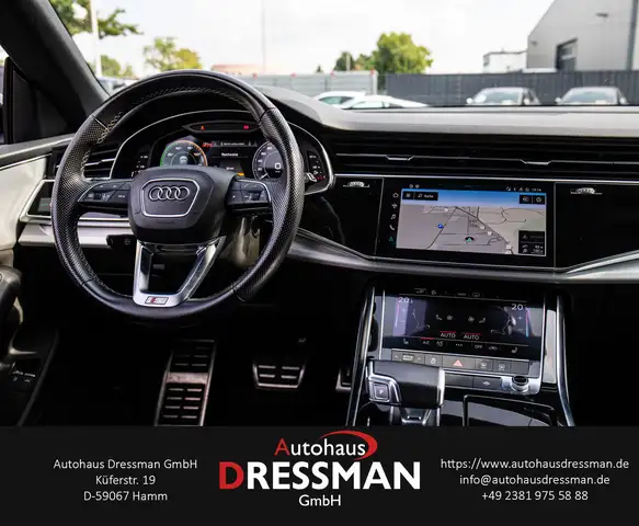 Audi Q8 view 14
