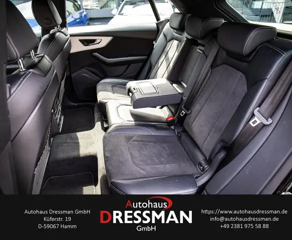 Audi Q8 view 12