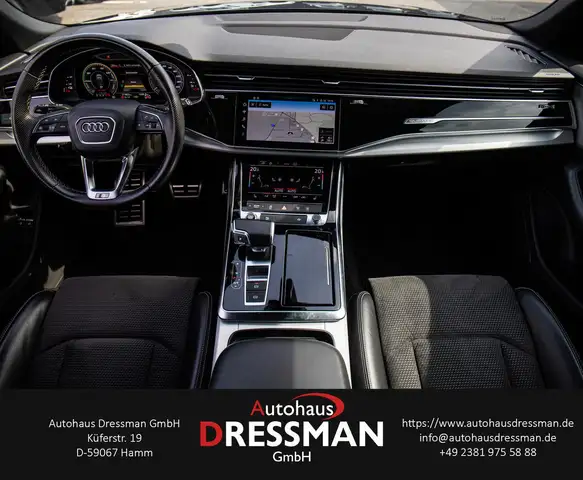 Audi Q8 view 13