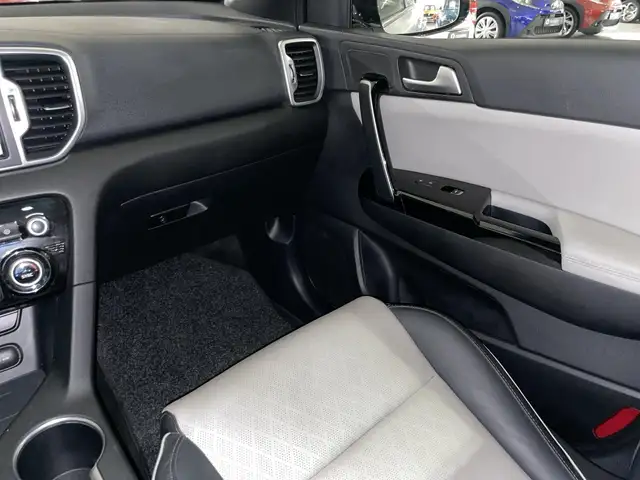 Kia Sportage view 9