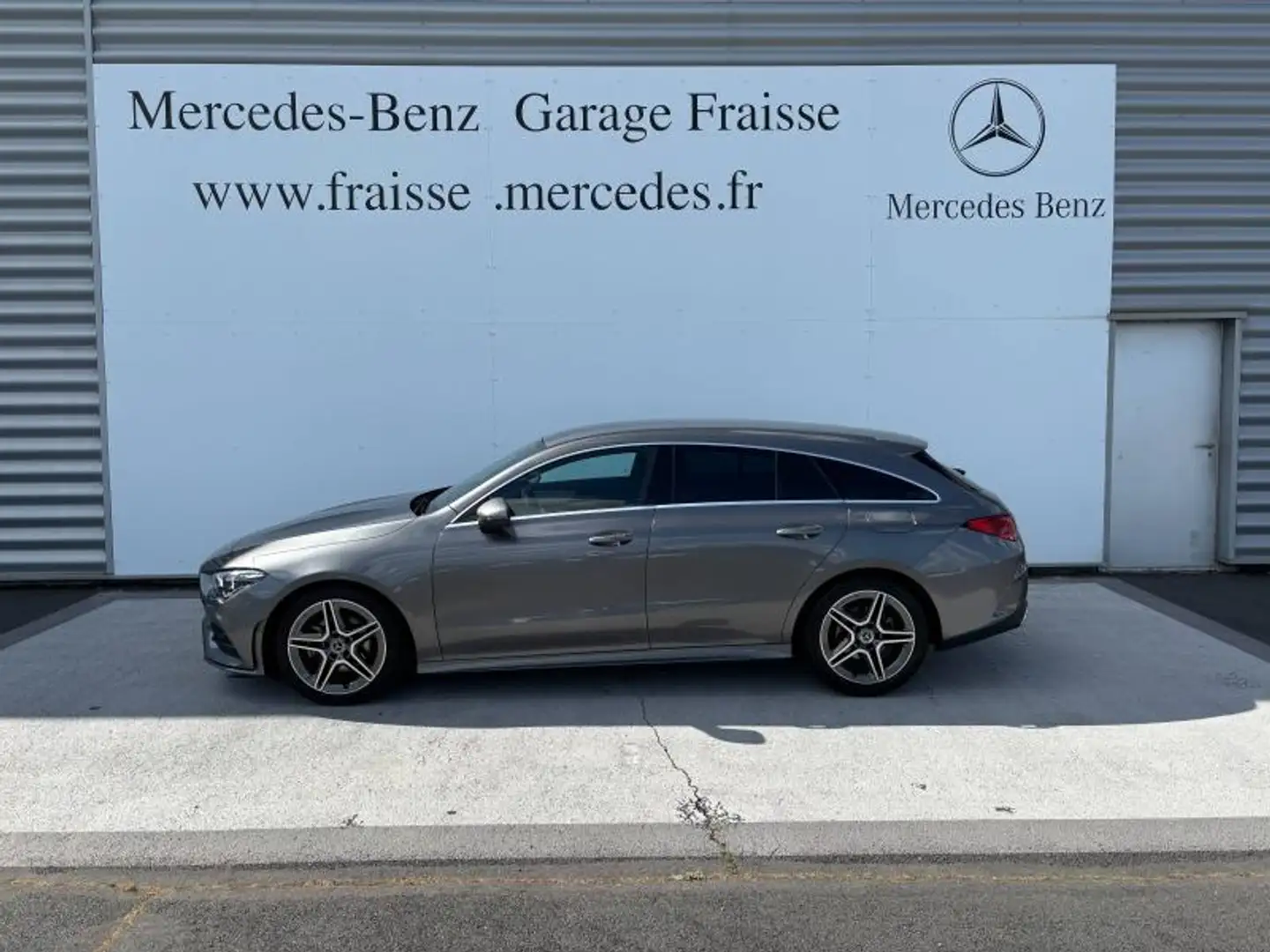 Mercedes-Benz CLA 180 180 d 116ch AMG Line Gris - 1