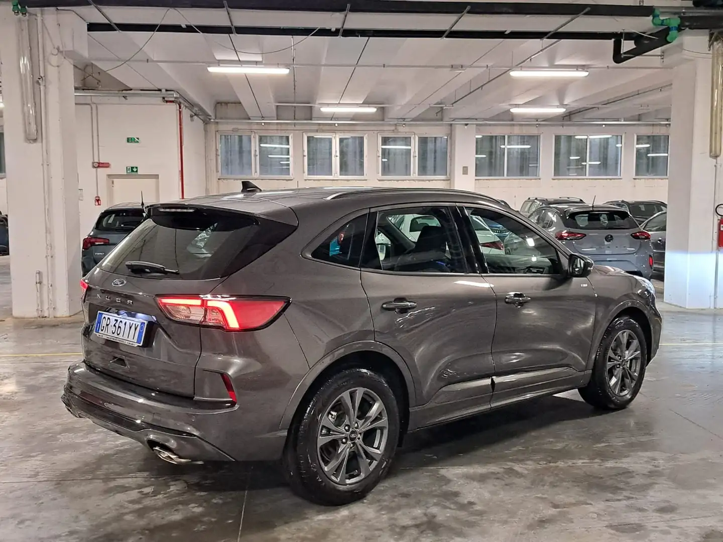 Ford Kuga 2000 EcoBlue 120CV ST-Line Automatico 2WD Km. Zero Grigio - 2