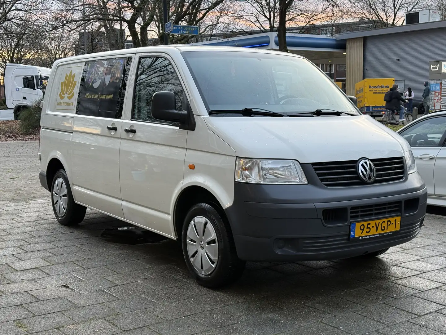 Volkswagen T5 Wit - 1