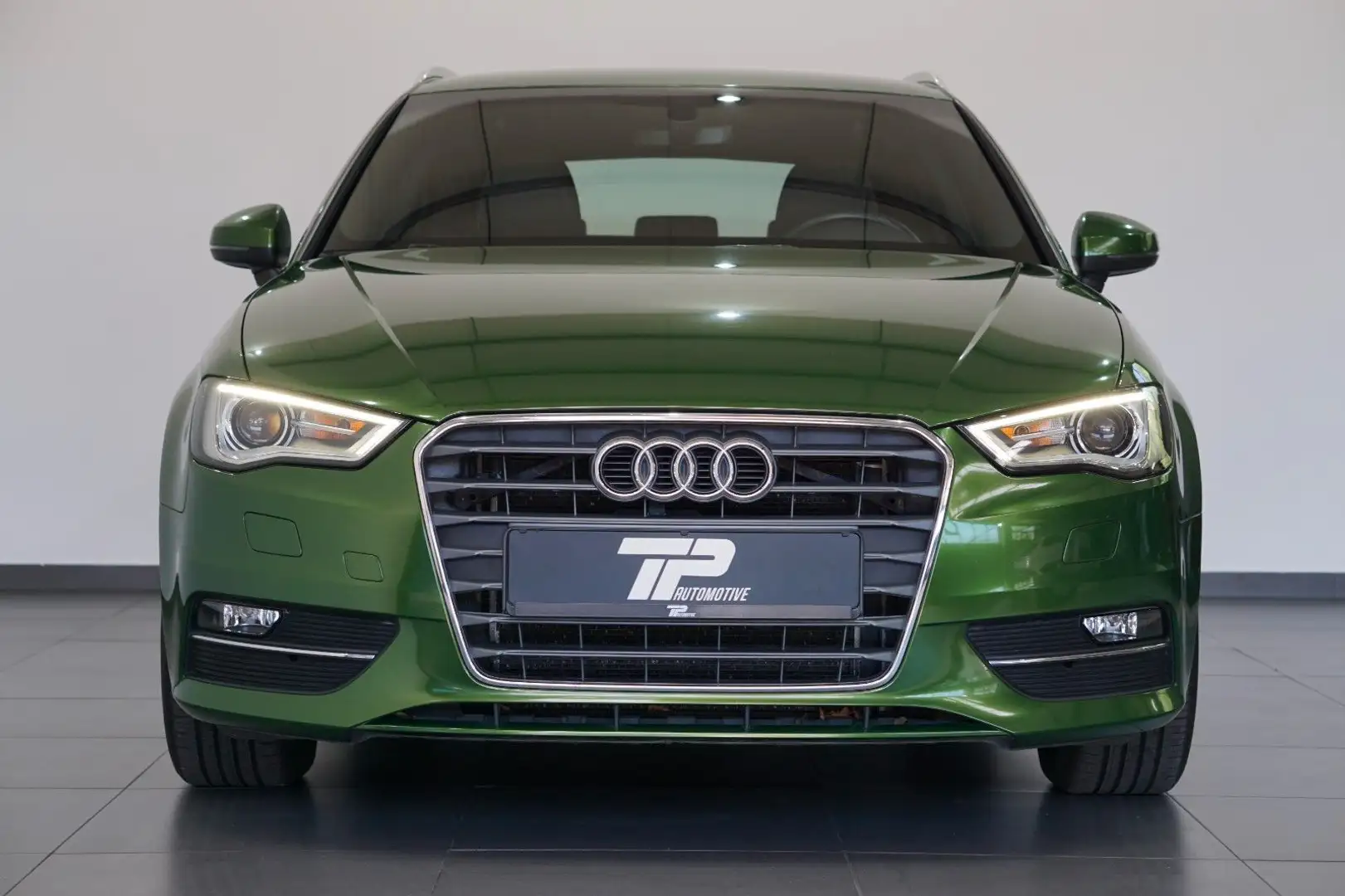 Audi A3 Sportback 2.0 TDI Ambiente *Bi-Xenon *Navi Grau - 2