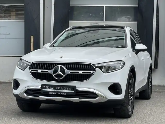 Mercedes-Benz GLC 200 Avantgarde LED MBUX Pano Kamera Ambiente