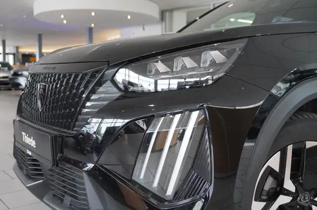 Peugeot 2008 view 5