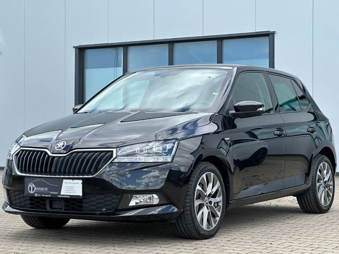 Skoda Fabia Best of DSG Pano Navi AHK Cam LED Kessy SH Noir - 1