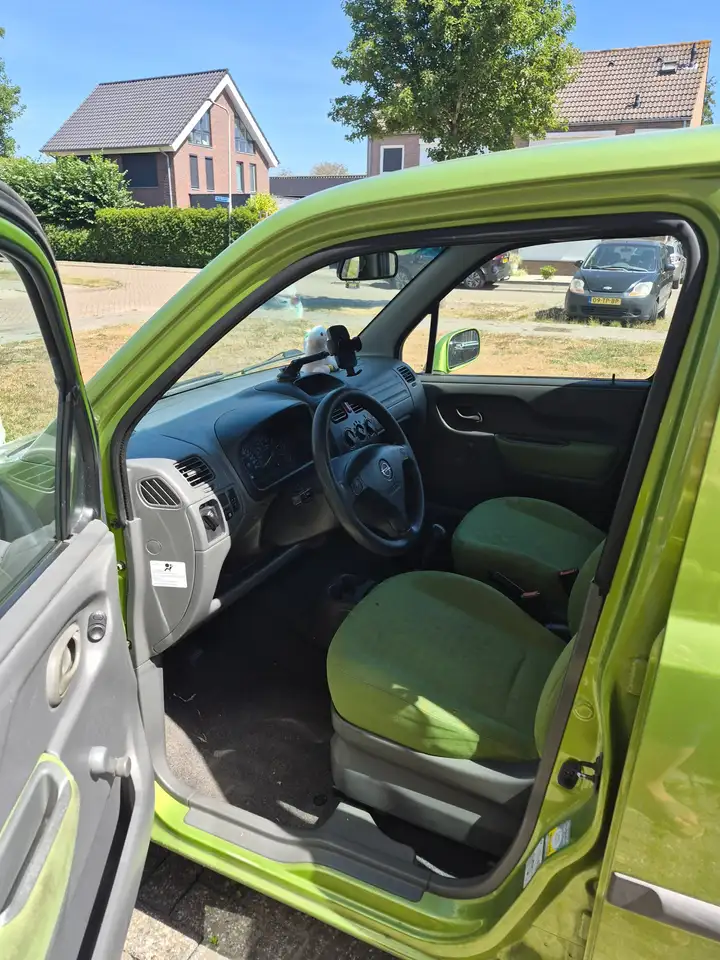 Opel Agila 1.0-12V Comfort, foto 2