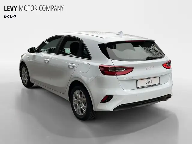 Kia Ceed view 4