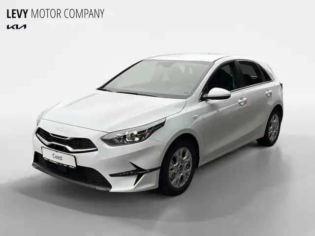Kia Ceed view 2