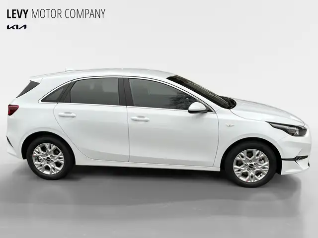 Kia Ceed view 6