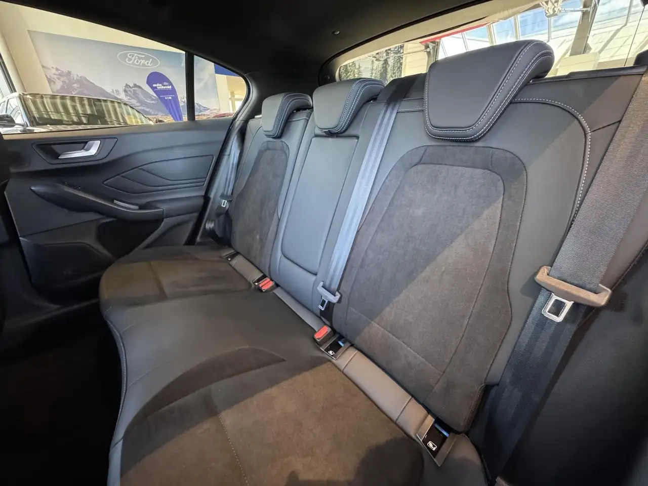 Ford Focus ST X Edition Gewinde + Matrix + HeadUp 12