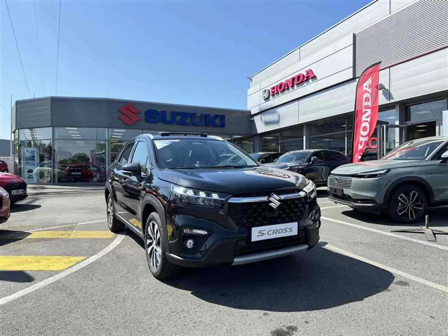Suzuki S-Cross 1.5L Hybrid style auto Černá - 1