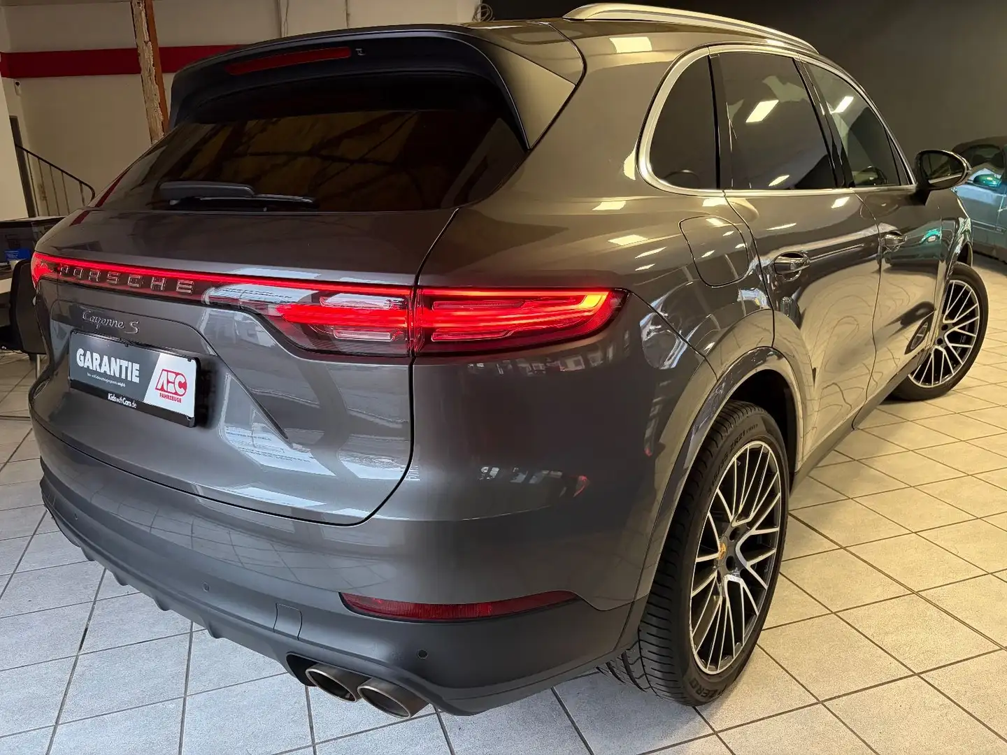 Porsche Cayenne S Approved / Panorama / Standhz. / AHK / Grau - 2