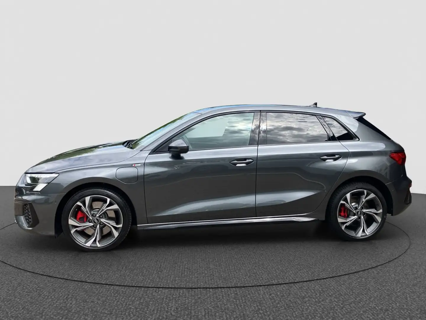 Audi A3 Sportback S-Line 45TFSIe S-Line Interieuer Grijs - 2