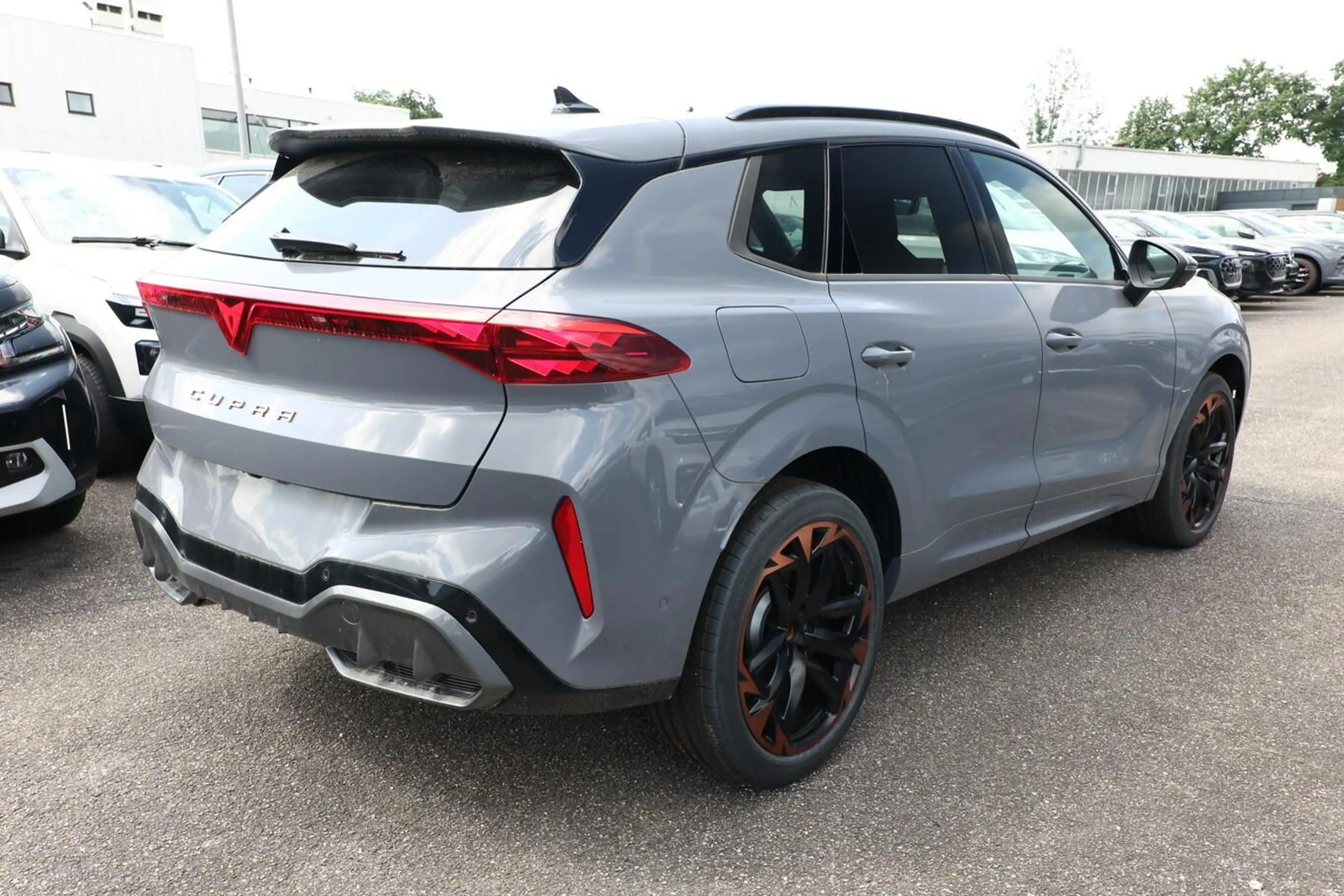 CUPRA Terramar VZ Akebono Pano Matrix 360° HuD Nav 20" 195 kW ... — photo 3