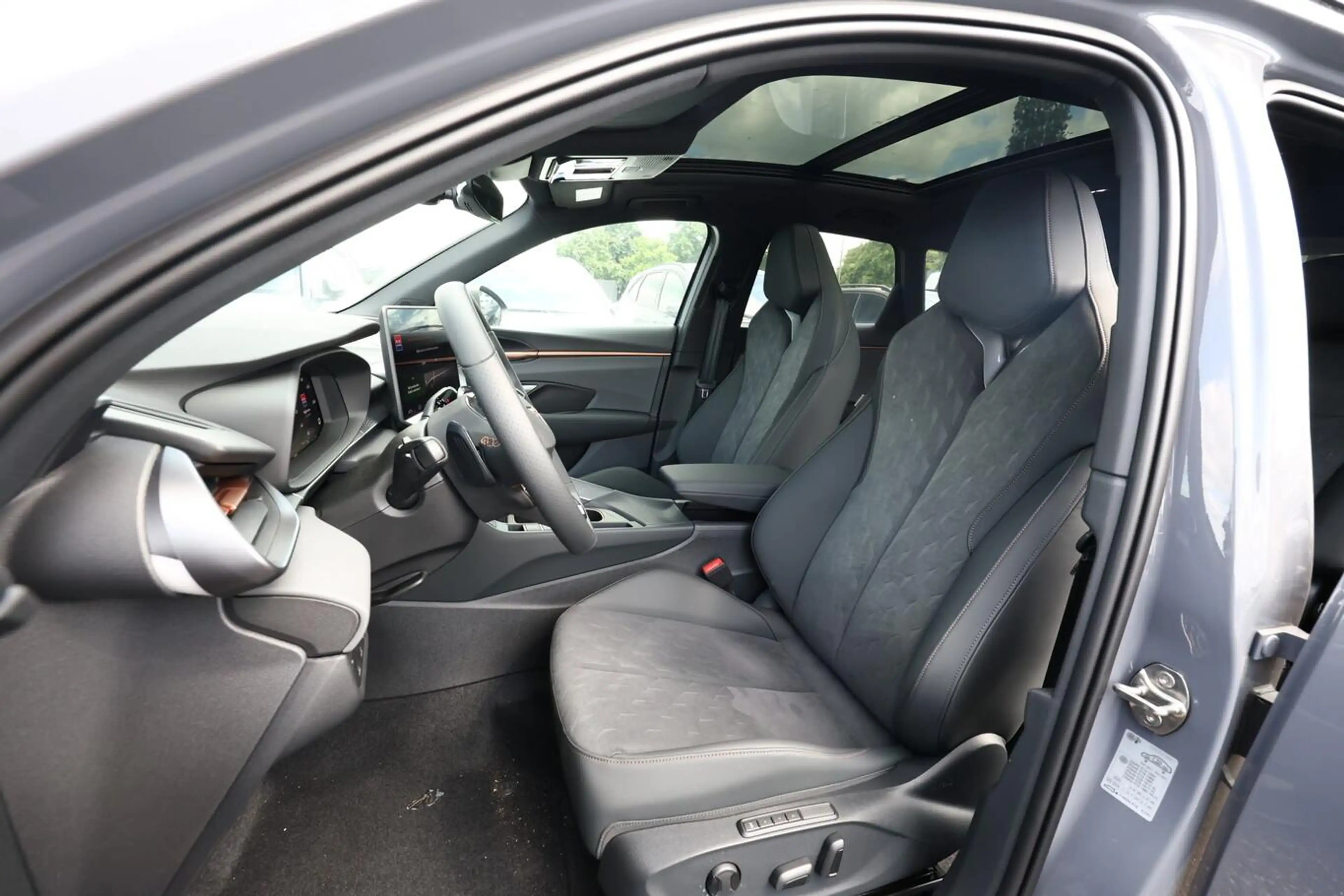 CUPRA Terramar VZ Akebono Pano Matrix 360° HuD Nav 20" 195 kW ... — photo 6