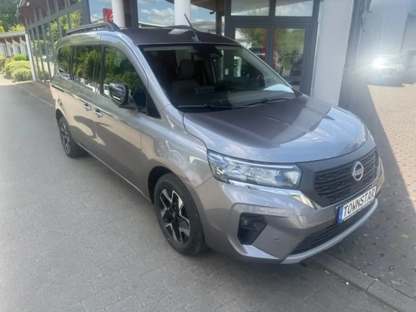 Nissan Townstar Kombi L2 2,3t DIG-T 130 TEKNA 2ST 7STZ Gris - 2
