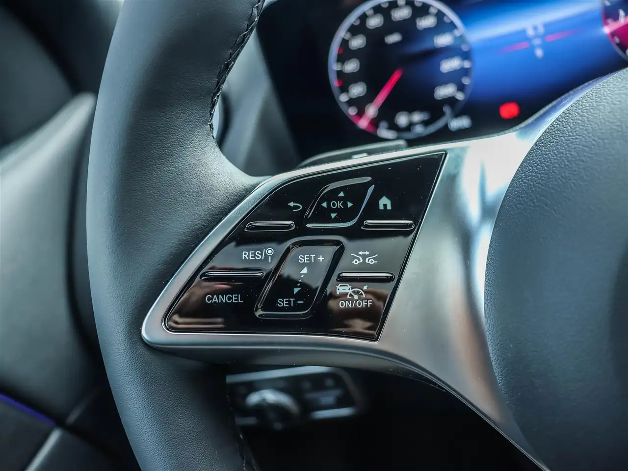 Mercedes-Benz GLA снимка Mercedes-Benz GLA