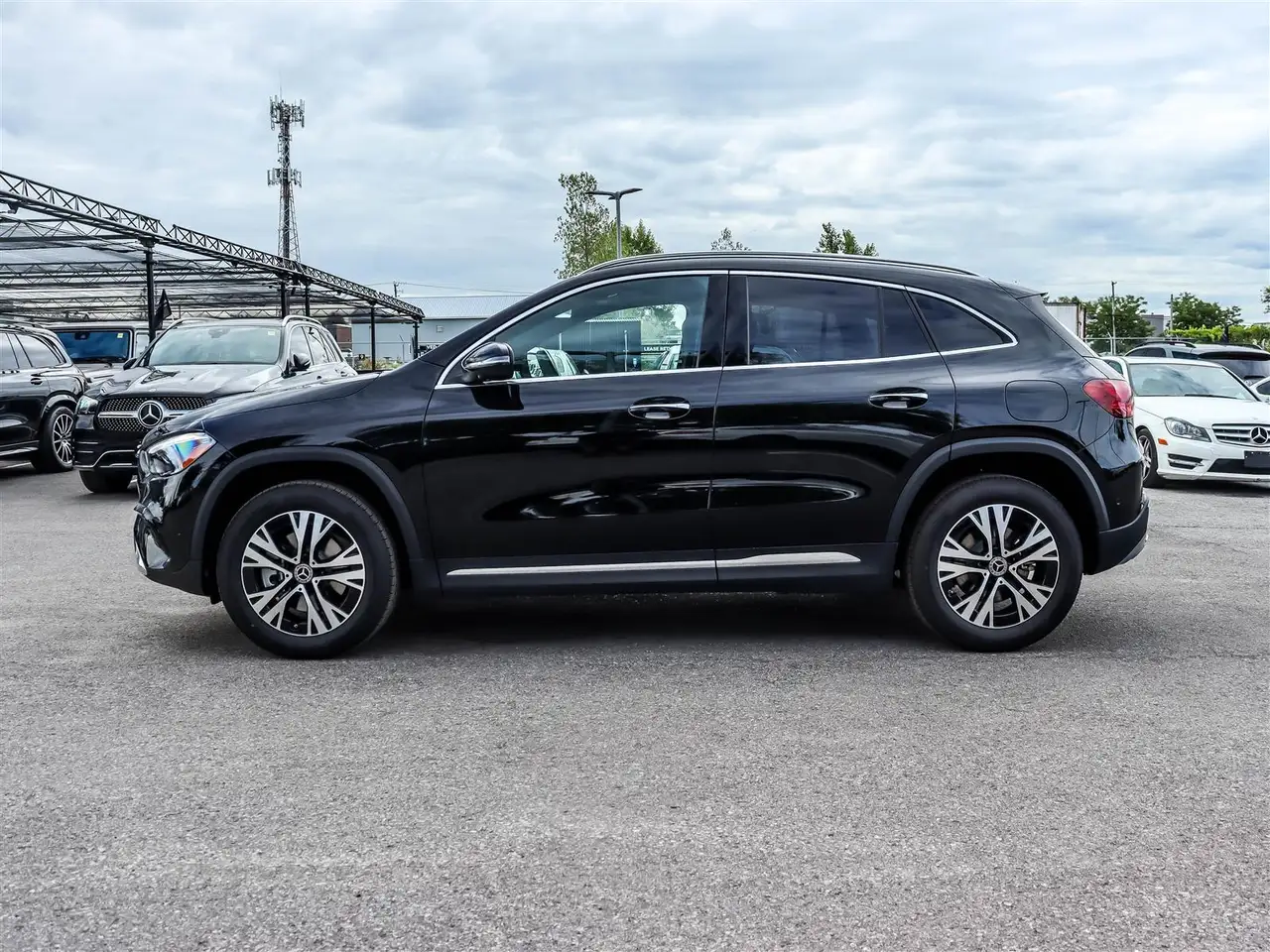 Mercedes-Benz GLA снимка Mercedes-Benz GLA