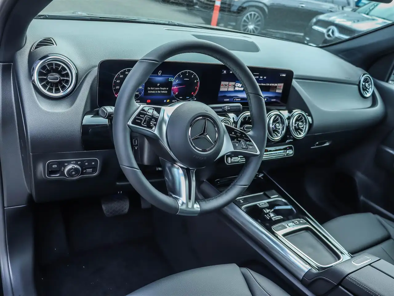 Mercedes-Benz GLA снимка Mercedes-Benz GLA