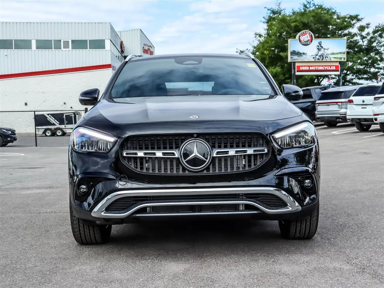 Mercedes-Benz GLA снимка Mercedes-Benz GLA