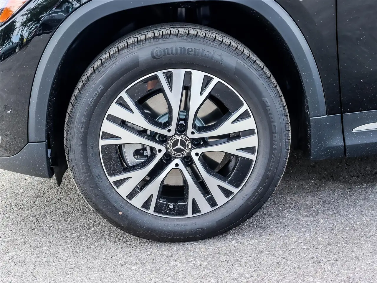 Mercedes-Benz GLA снимка Mercedes-Benz GLA