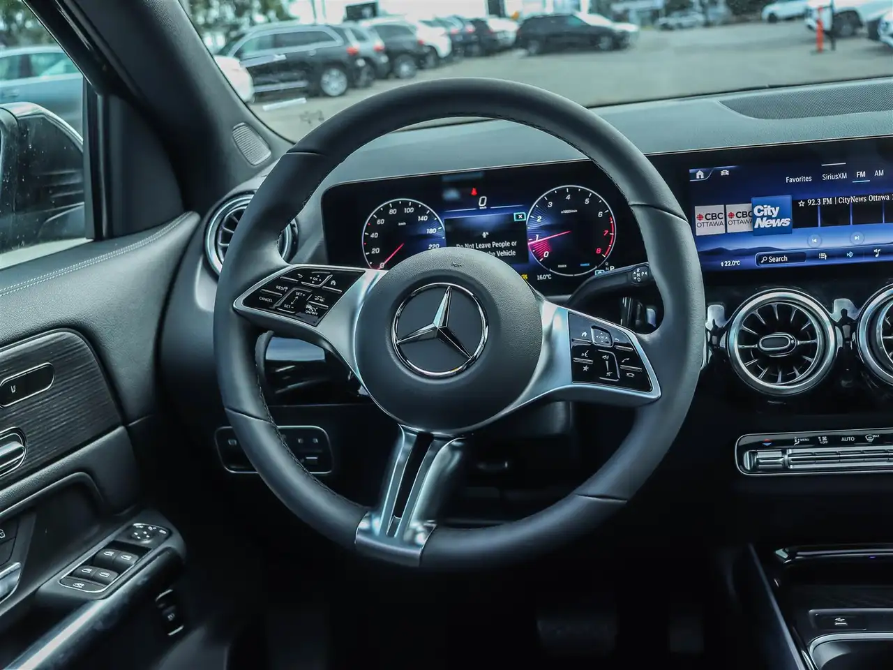 Mercedes-Benz GLA снимка Mercedes-Benz GLA