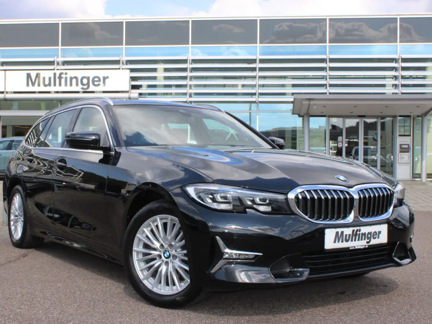 BMW 320 d T. Standh. PanoD.Kamera HiFI Lenkradh. AHK Schwarz - 2