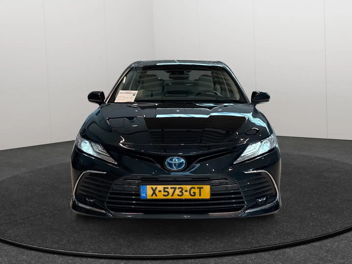 Toyota Camry 2.5 Hybrid Executive Automaat | leder | full navi Zwart - 2