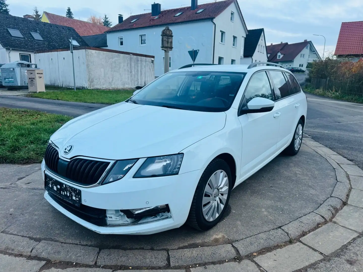Skoda Octavia Combi Ambition TÜV KLIMA WENIG KM DSG Bílá - 1