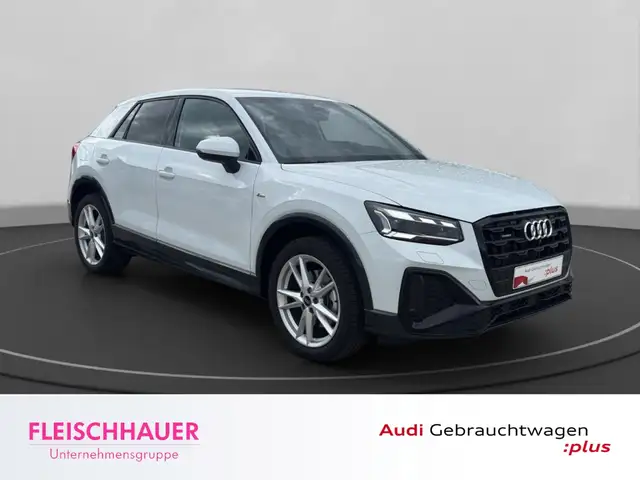 Audi Q2 view 9