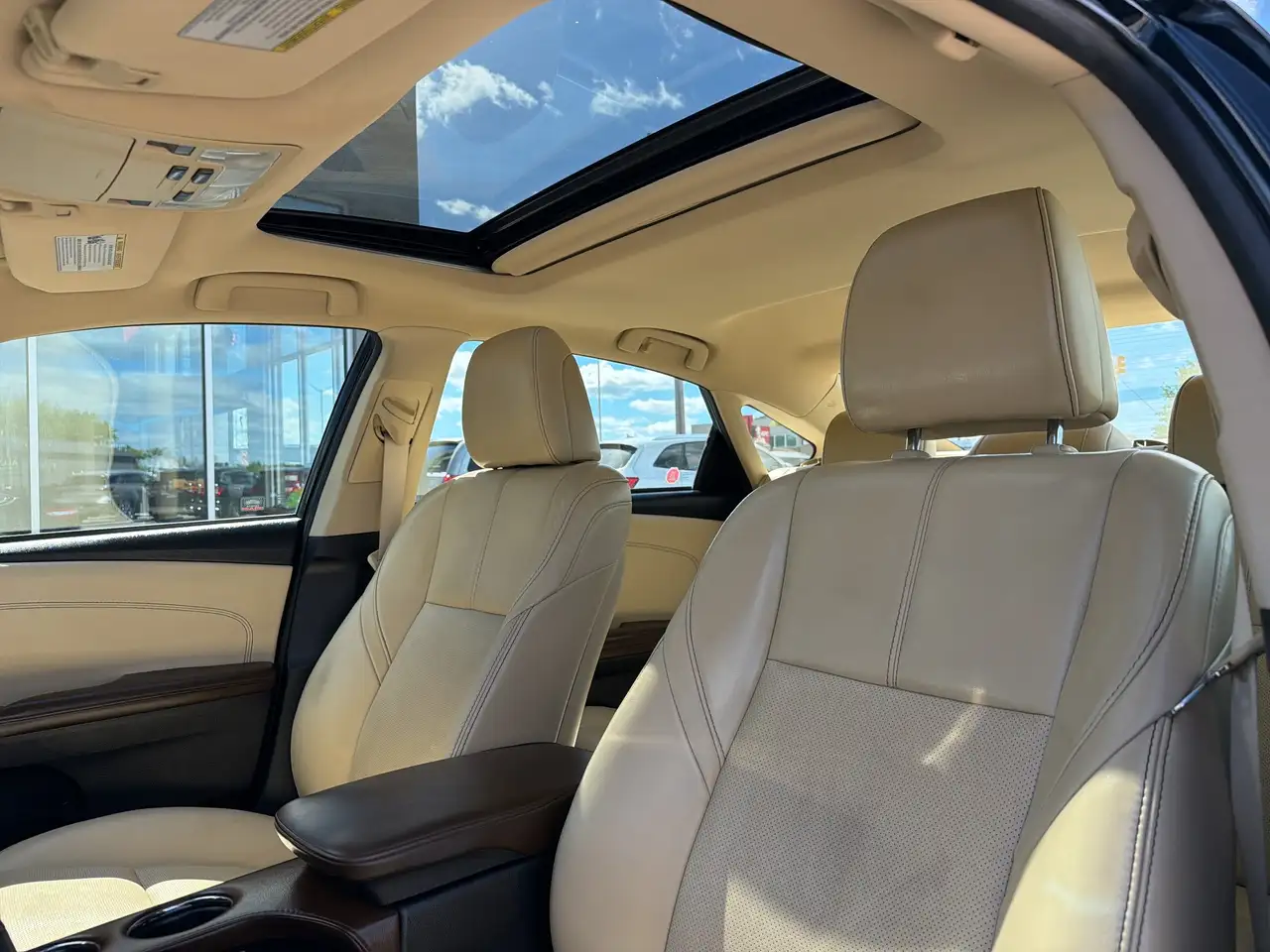 Toyota Avalon снимка Toyota Avalon