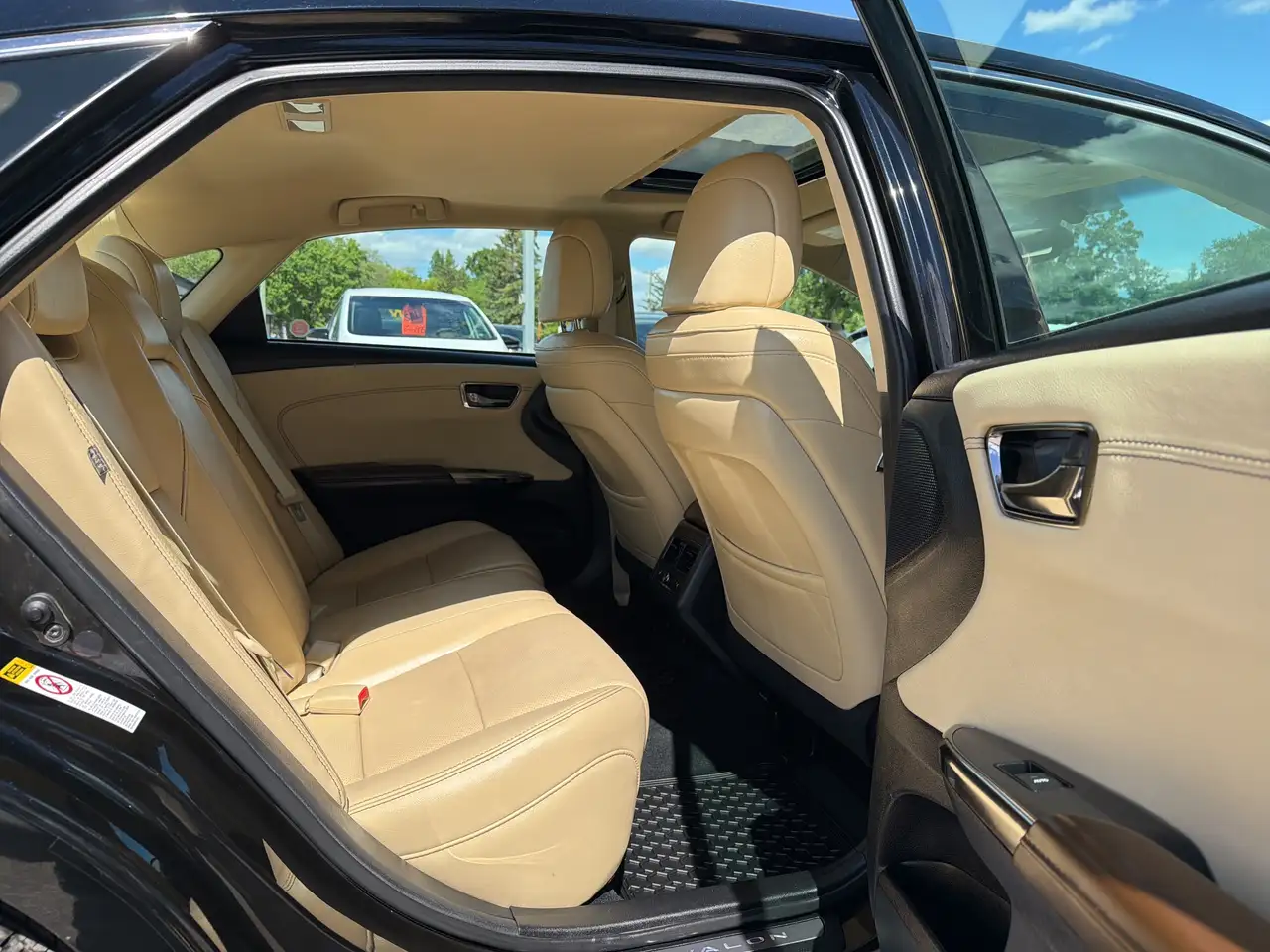 Toyota Avalon снимка Toyota Avalon