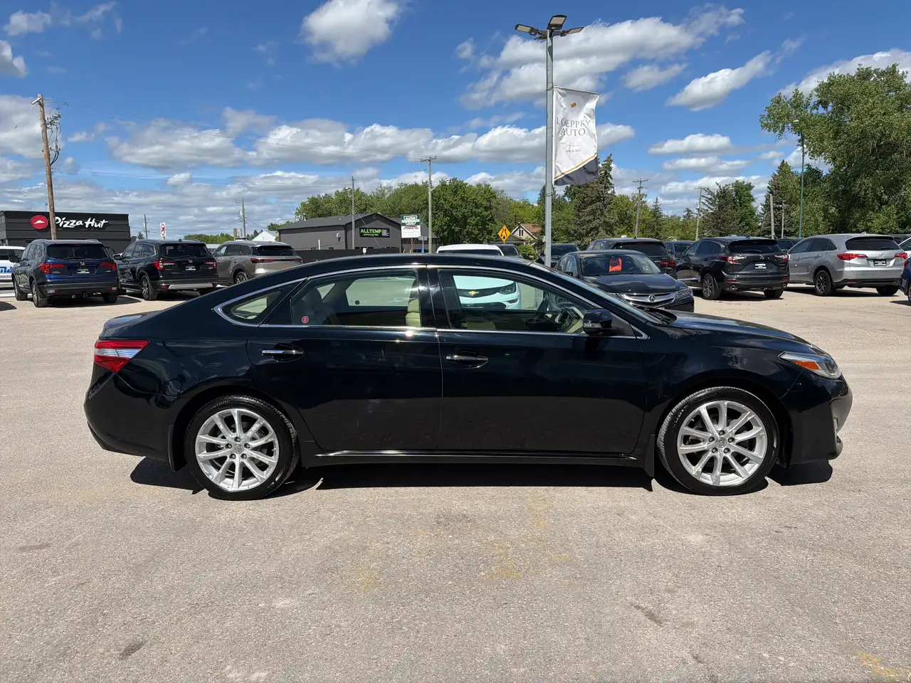 Toyota Avalon снимка Toyota Avalon